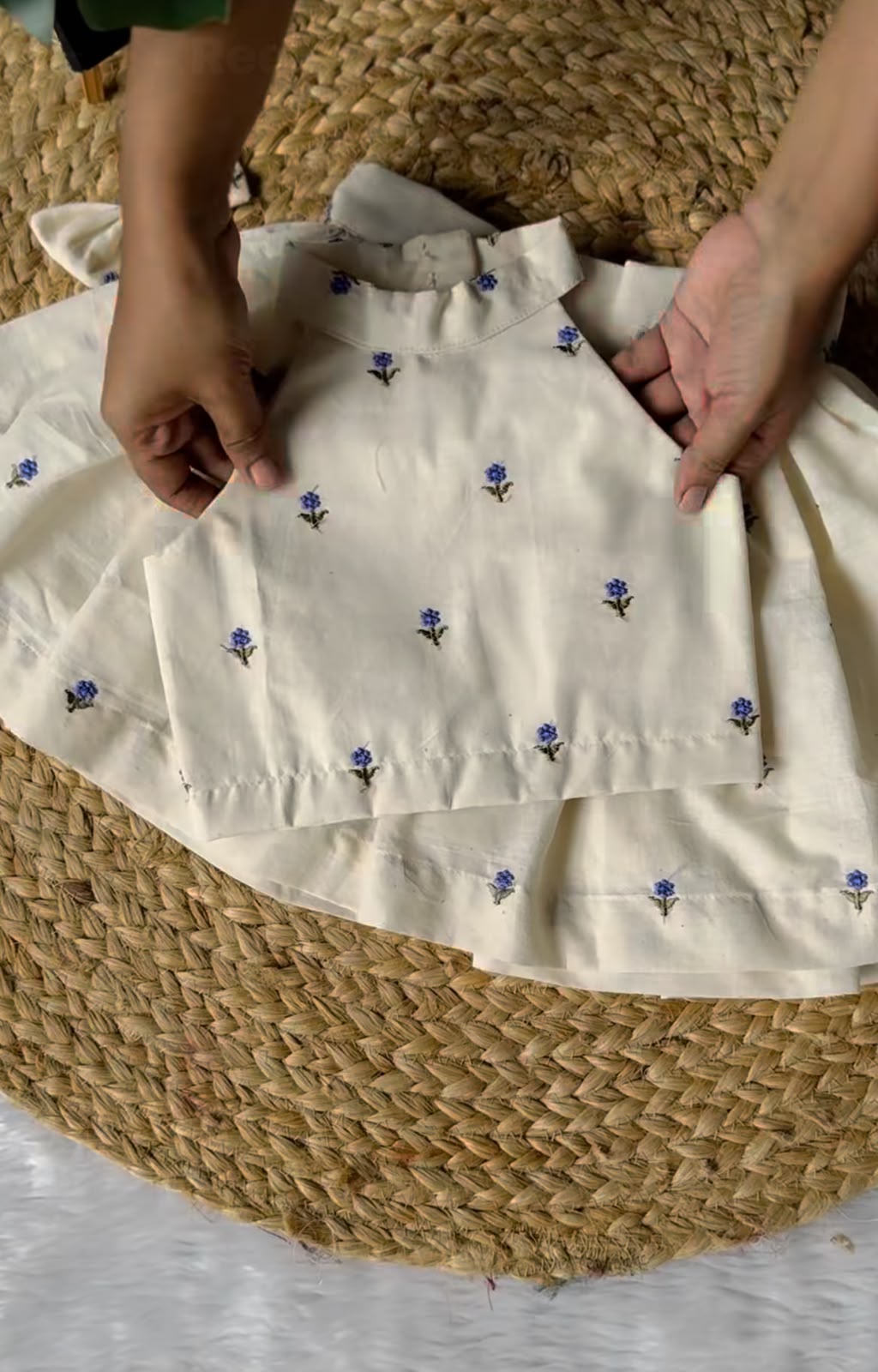 KID VASTRA Kids Cream Floral Embroidered Lehenga Choli Set